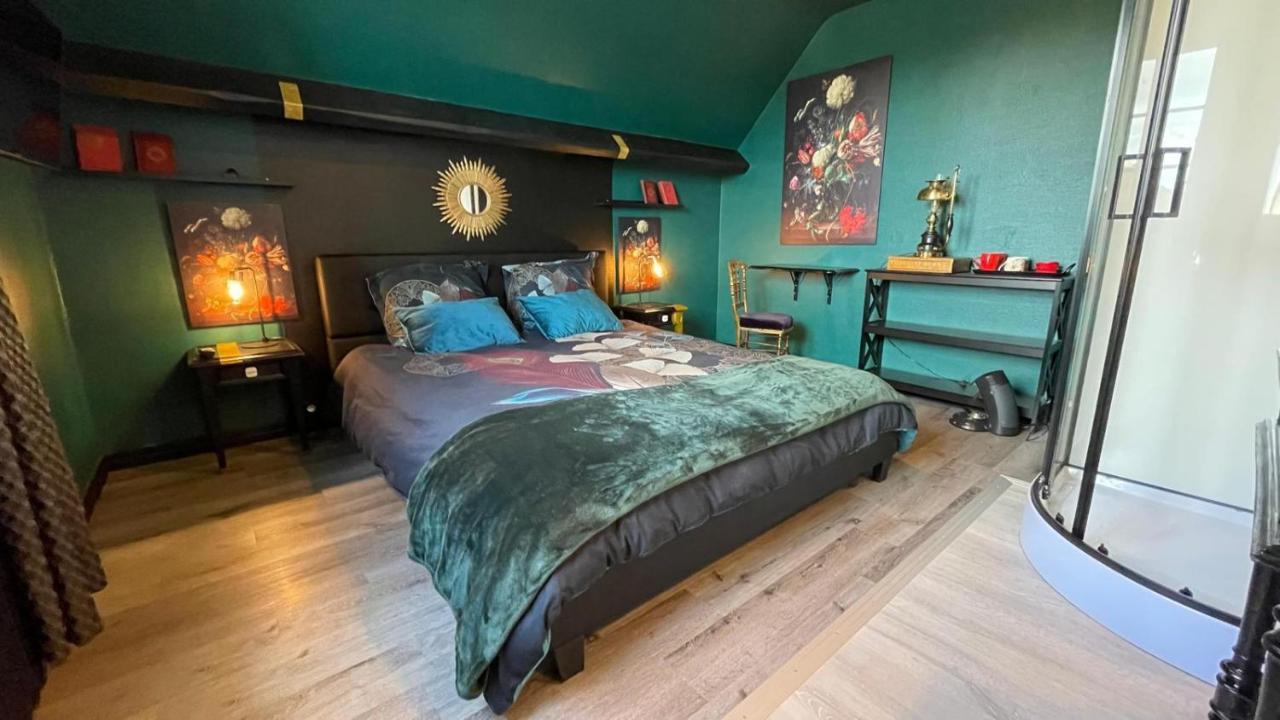 Bed and Breakfast Les Nuits Victoriennes Saint-Germain-du-Corbeis Екстер'єр фото