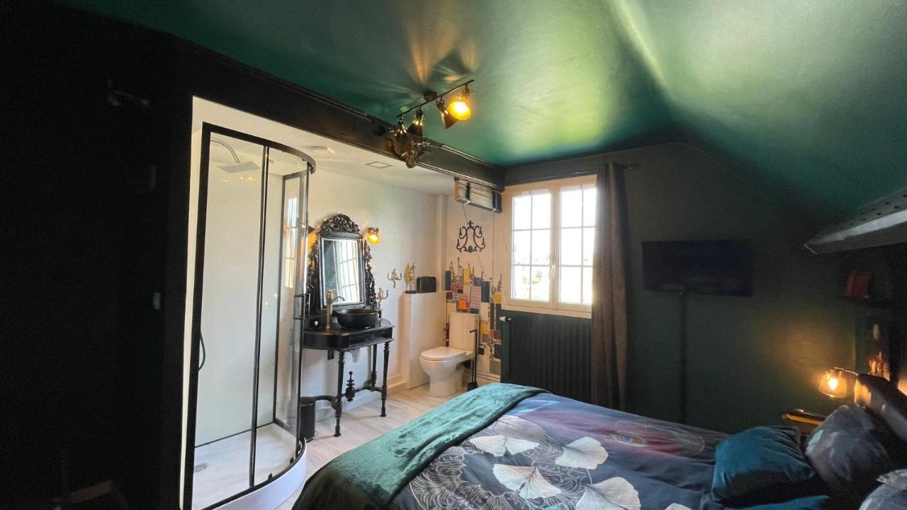 Bed and Breakfast Les Nuits Victoriennes Saint-Germain-du-Corbeis Екстер'єр фото