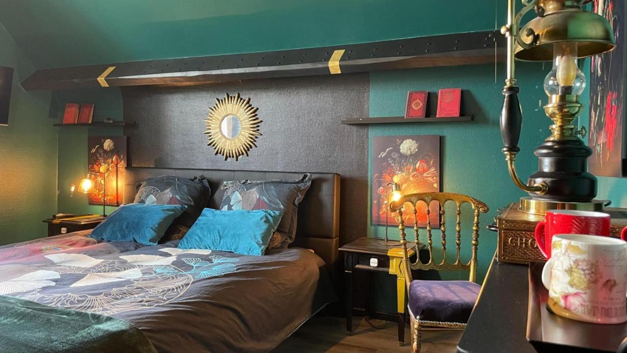 Bed and Breakfast Les Nuits Victoriennes Saint-Germain-du-Corbeis Екстер'єр фото