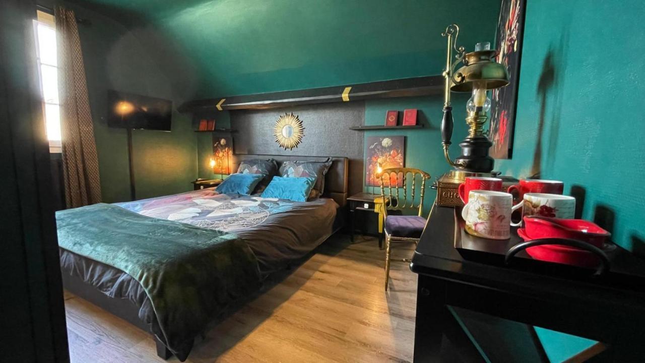 Bed and Breakfast Les Nuits Victoriennes Saint-Germain-du-Corbeis Екстер'єр фото